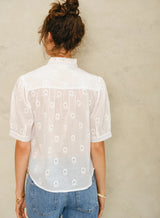 M.A.B.E. FRANI EMBROIDERED TOP IN WHITE