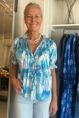 LORETTA CAPONI MILVIA TOP IN FLOWERS WAVES