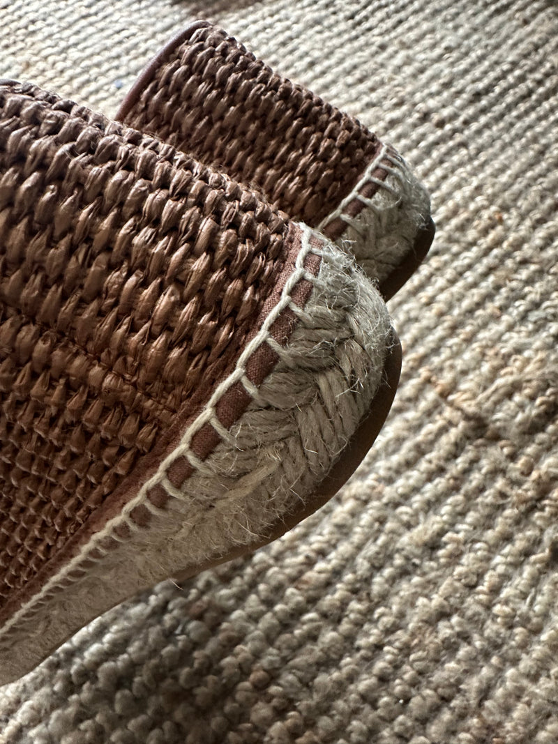 PRE-OWNED WEEKEND MARA MARA ESPADRILLES 39 RRP £225