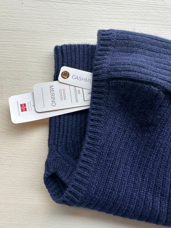 PRE-OWNED WE NORWEGIANS BALACLAVA ( with tags ) RRP £225