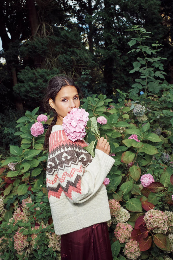 HERD FLEETWOOD CARDIGAN IN ECRU WITH SHRIMP AND LOAM