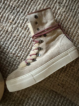 PRE-OWNED PENELOPE CHILVERS SHEARLING LINED BOOTS 40 RRP £260