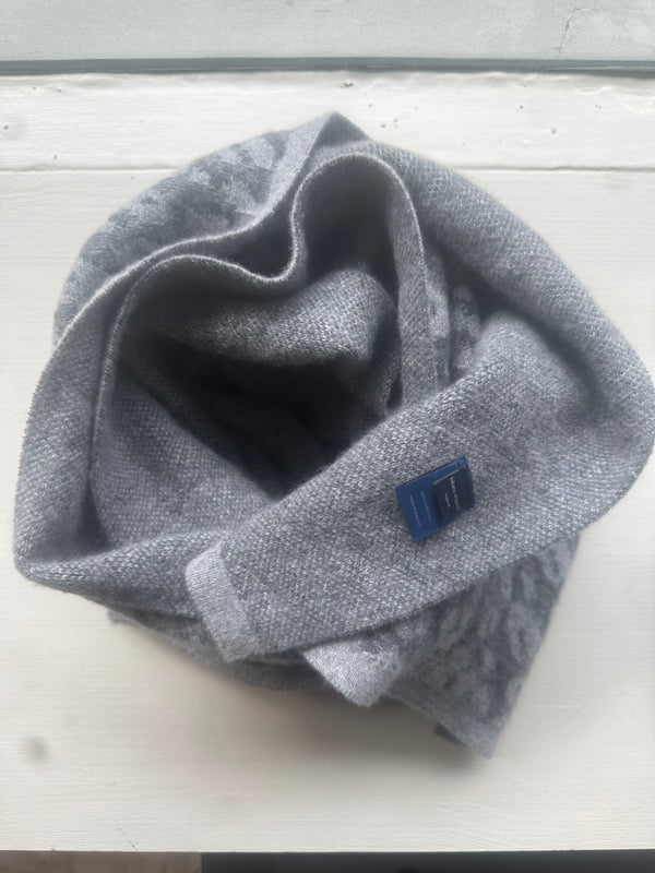 PRE-OWNED LAMBSWOOL SCARF FROM HIKARU NOGUCHI RRP £295