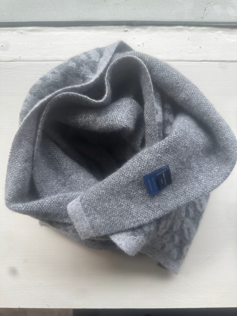 PRE-OWNED LAMBSWOOL SCARF FROM HIKARU NOGUCHI RRP £295