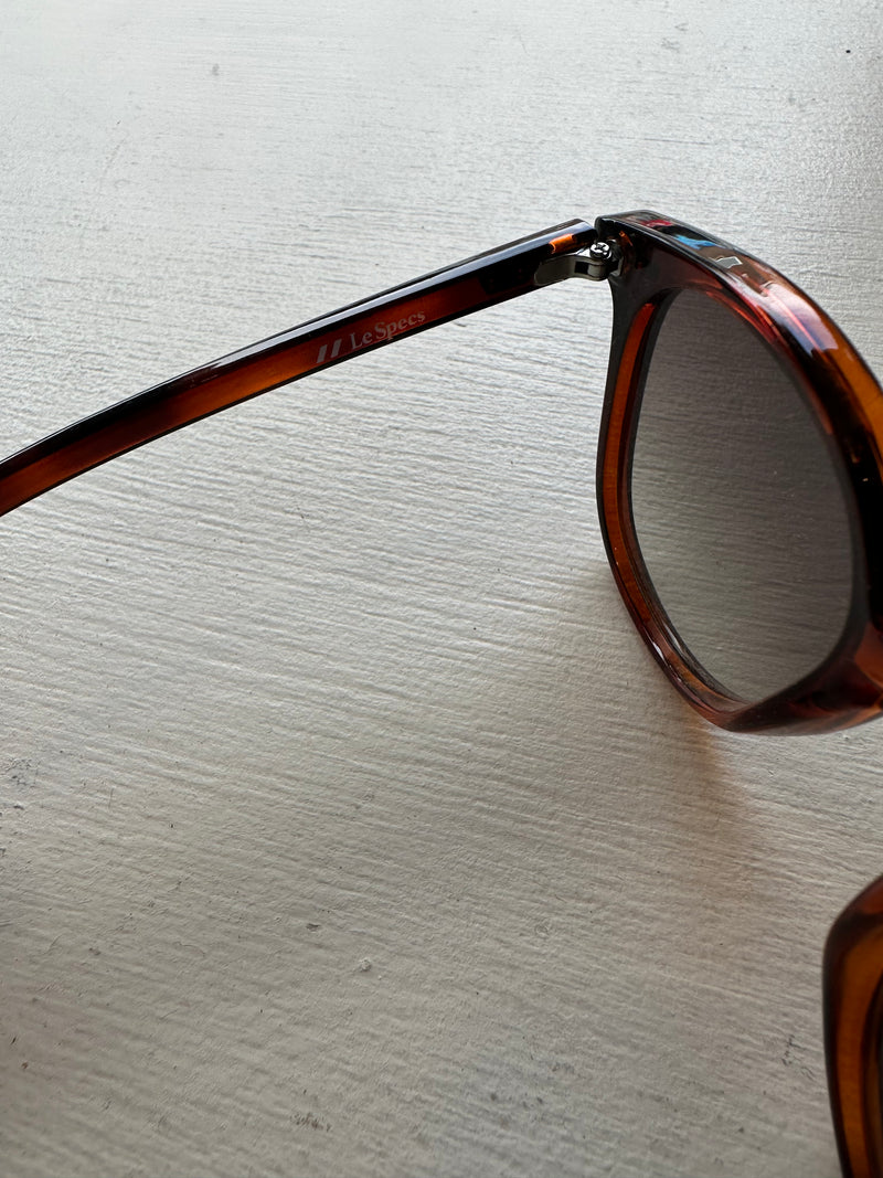 PRE-OWNED LE SPECS SUNNIES RRP £80