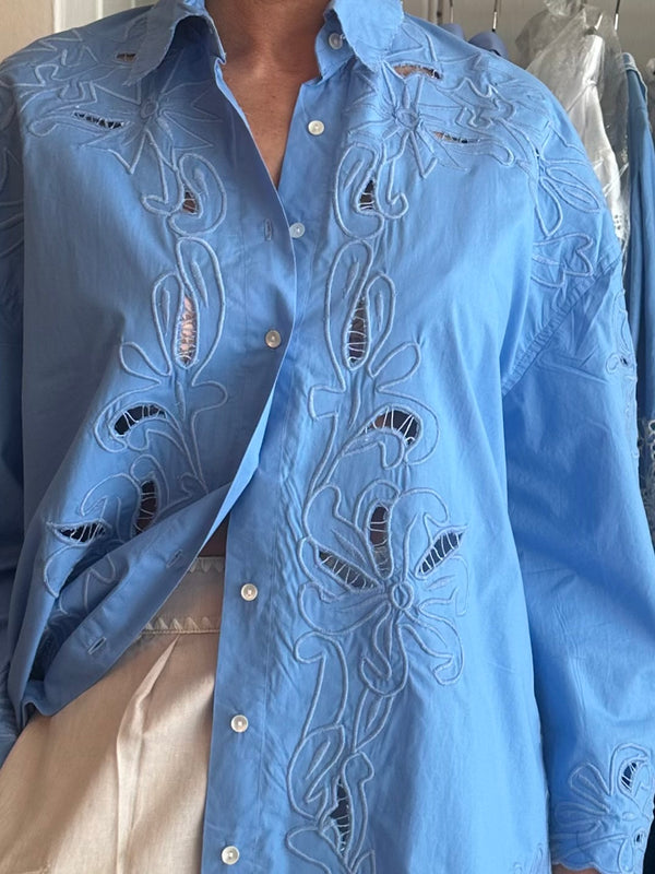 JULIET DUNN EMBROIDERED BEACH SHIRT IN PERIWINKLE EXCLUSIVE