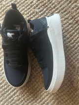 PRE-OWNED SOREL WATERPROOF SNEAKERS £145 37/38