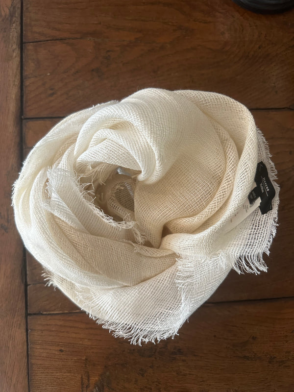 PRE-OWNED WEEKEND MAX MARA LINEN SCRAF RRP £165