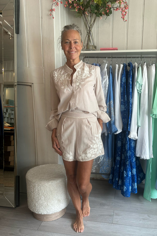 JULIET DUNN EMBROIDERED SHORTS IN MINK & CREAM EXCLUSIVE