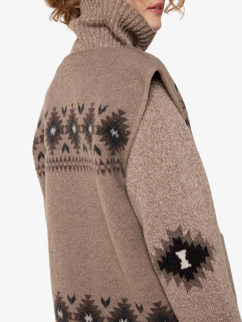 WE NORWEGIANS HOVDEN VEST IN SAND