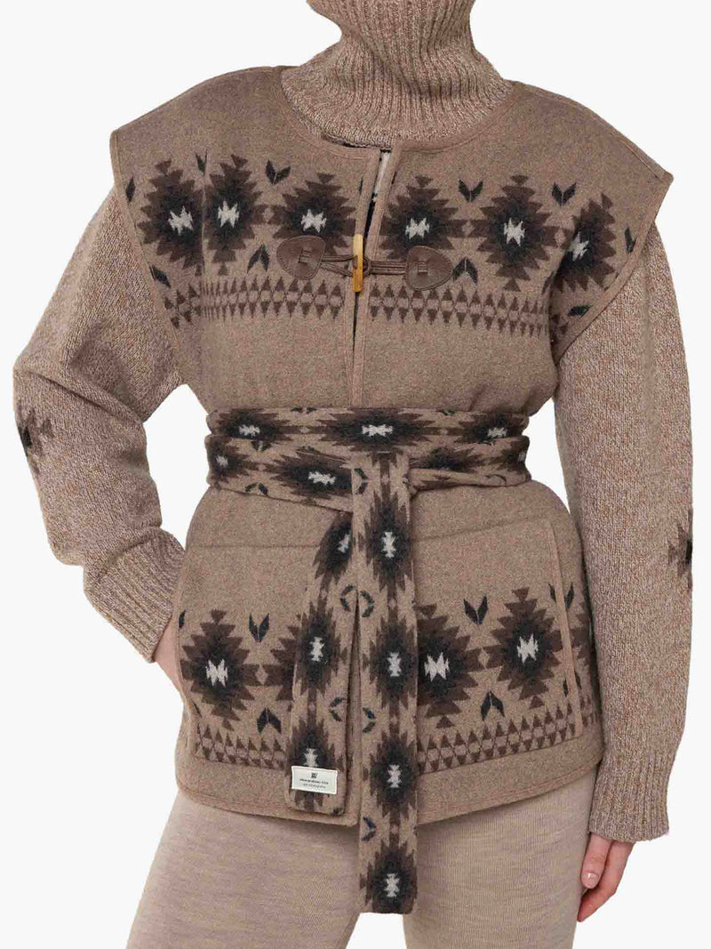 WE NORWEGIANS HOVDEN VEST IN SAND