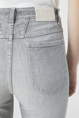 CLOSED VINTAGE BAYLIN IN MID-GREY