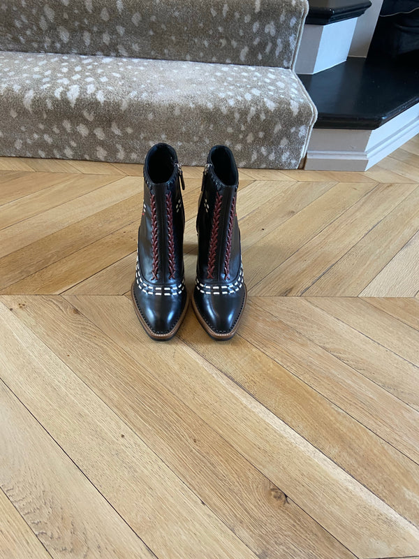 CATE BLANCHETT Pre-owned TOD's Stitched Leather Ankle Boots SOLD